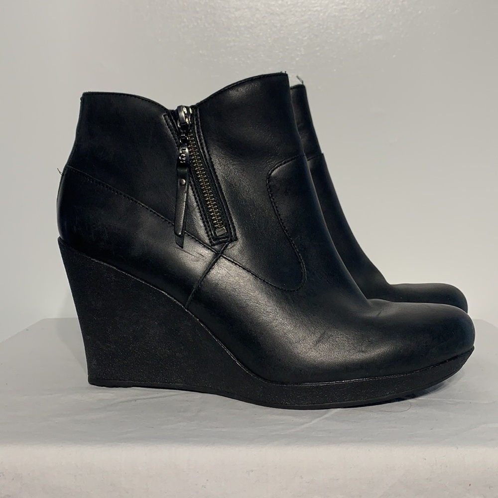 UGG Australia Meredith Black Wedge Leather Ankle Boots Size 11 KEA